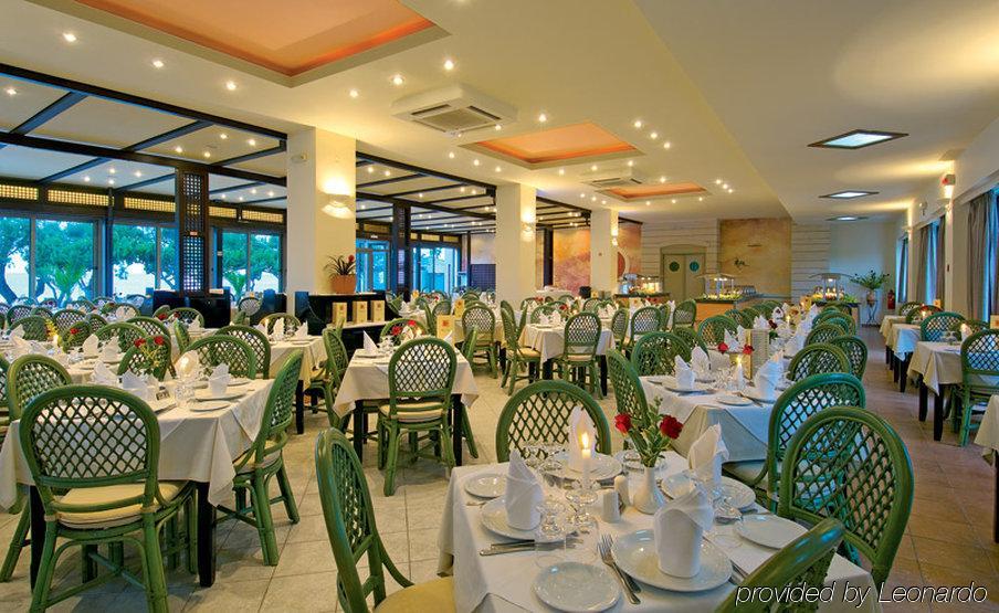 Margarita Beach Hotel Agia Marina  Bagian luar foto