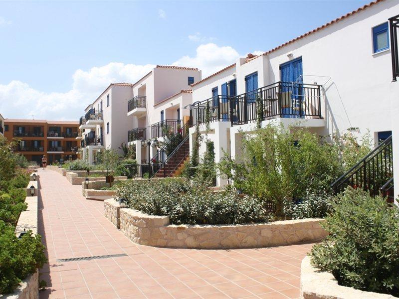 Margarita Beach Hotel Agia Marina  Bagian luar foto