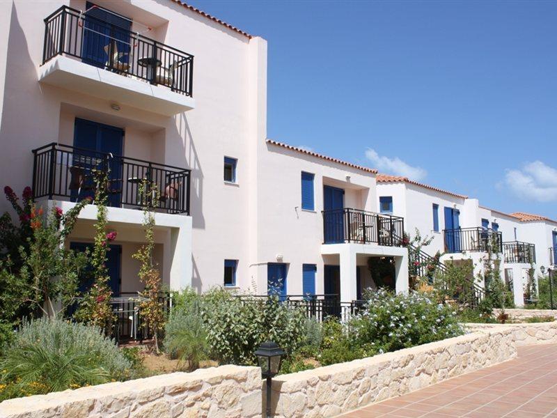 Margarita Beach Hotel Agia Marina  Bagian luar foto