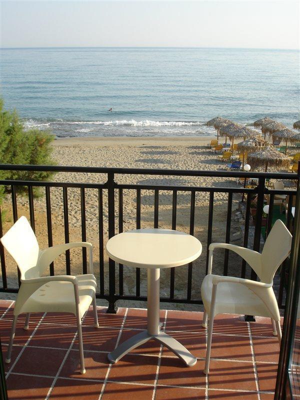 Margarita Beach Hotel Agia Marina  Bagian luar foto